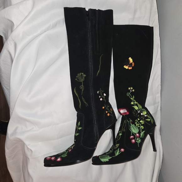 Black Embroidered Floral Butterfly Heeled Boots Vintage Cottagecore Fairycore 8 - Picture 2 of 9